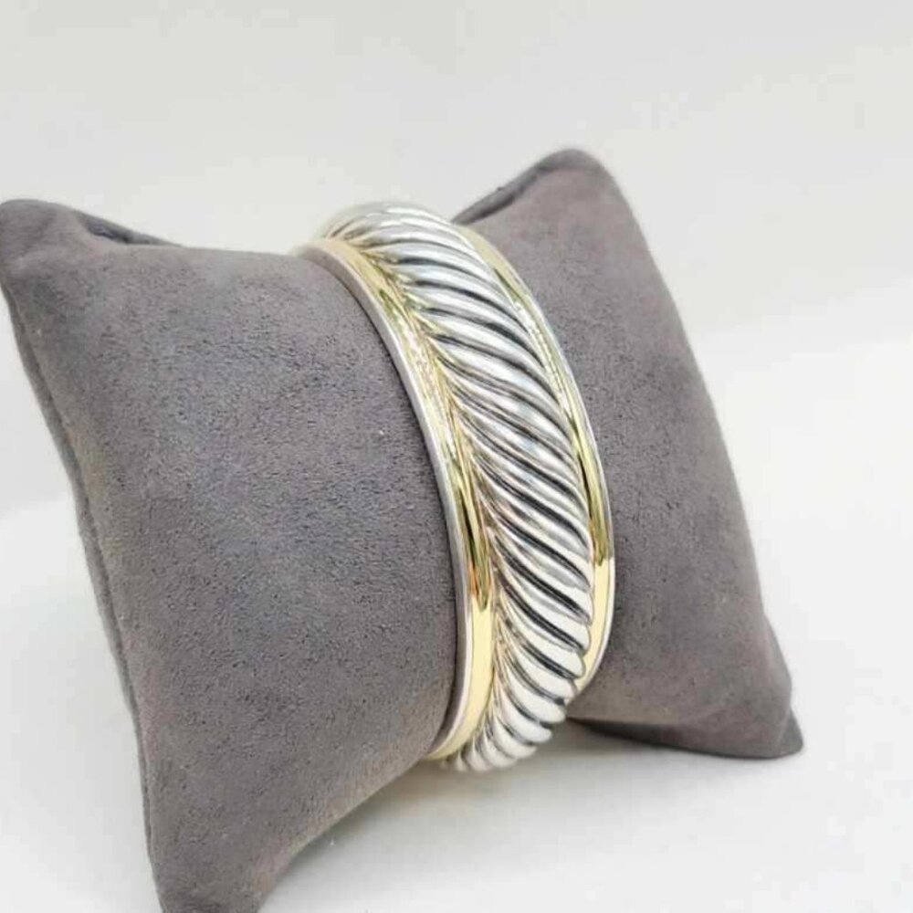 David Yurman Sculpted Two-Tone Cuff w/ Sterling Silver & 18K Gold - Medium - Picture 5 of 16